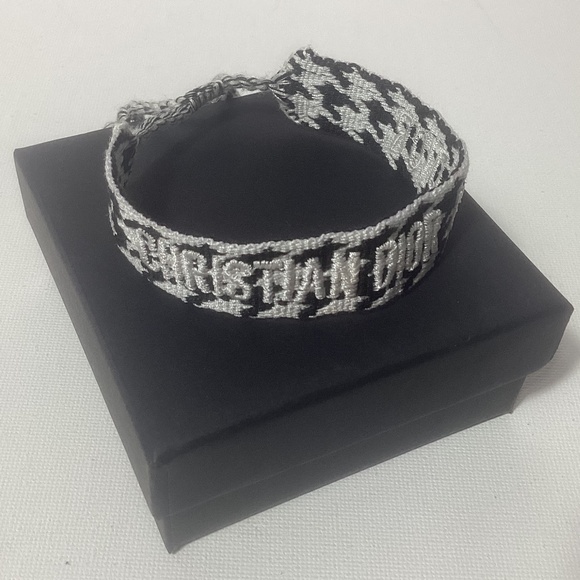 Dior J’ADIOR Black and White Embroidered Friendship Bracelet - Picture 1 of 2